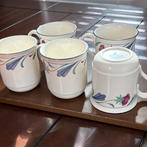 LENOX Chinastone, Poppies on Blue Floral Pattern Ceramic 5 Piece Mug Set - Picture 4 of 17